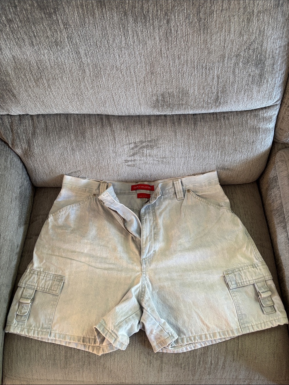 Gloria Vanderbilt Light Wash Shorts